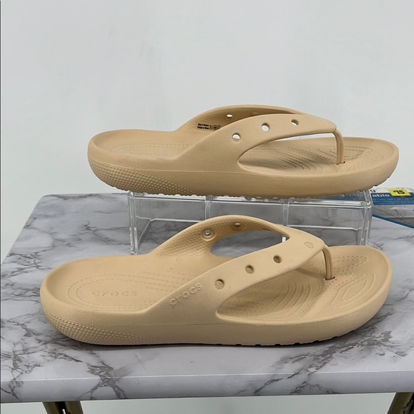 CROCS Thong Sandals Flip Flops Sz 11 Comfy Summer Waterproof Casual Flexible - Picture 1 of 6